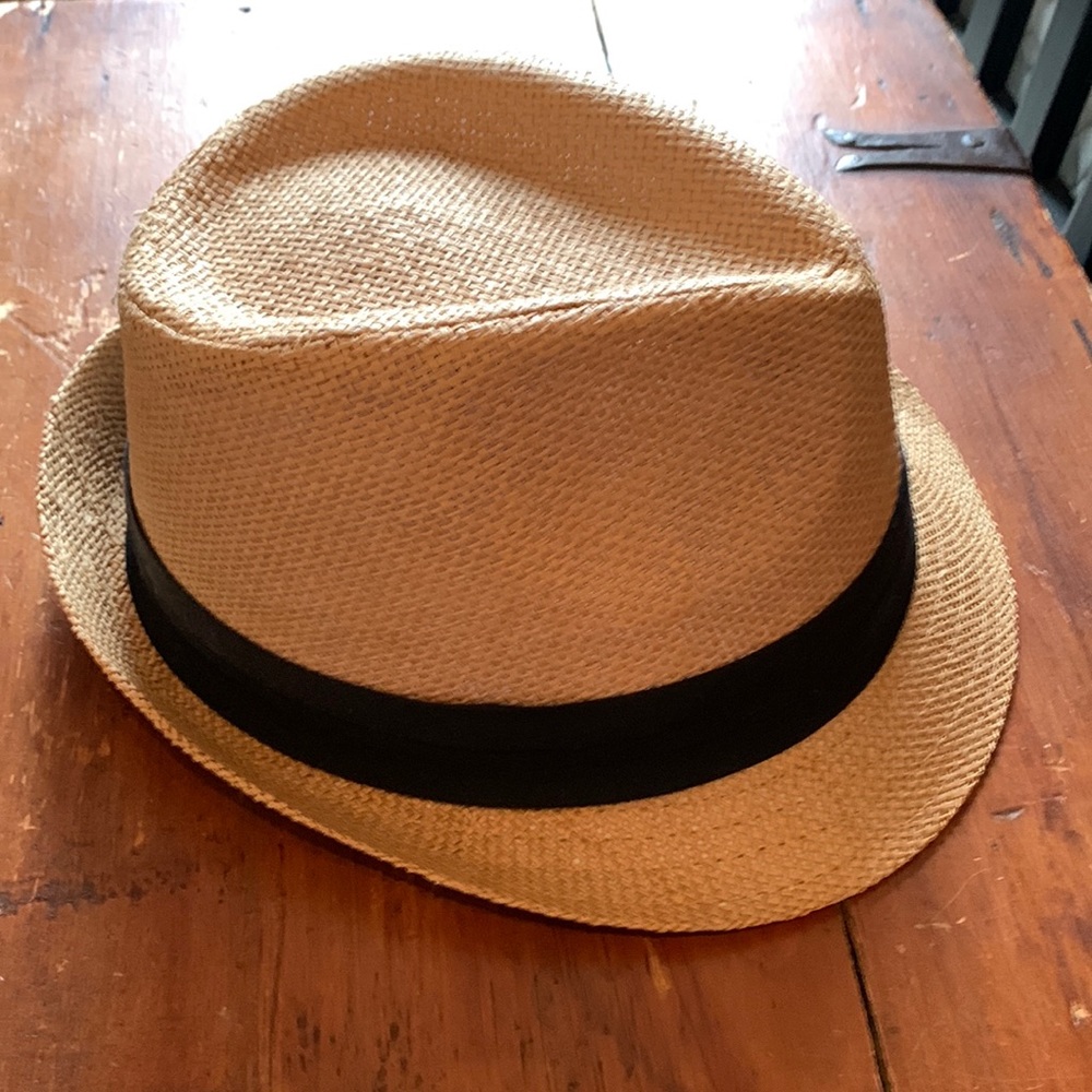 Casual lightweight hat